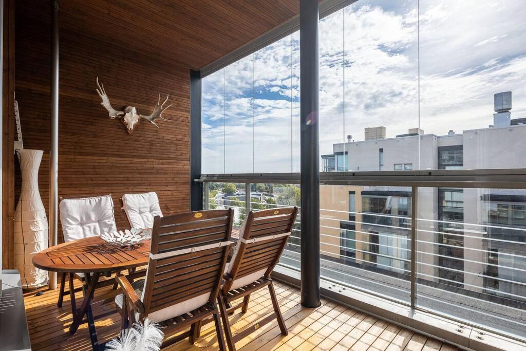Spacious Home With Four Terrace, Sauna, Sea View เฮลซิงกิ ภายนอก รูปภาพ